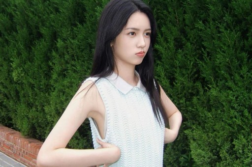 炸裂！司晓迪凌晨甩黑色吊带美照评论区从吃瓜到吐槽吵翻了天